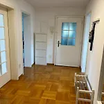 Quiet Attic-apartment Center Lejlighed