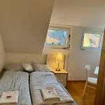 Quiet Attic-apartment Center Lejlighed Bern