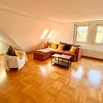Quiet Attic-apartment Center *