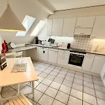 Quiet Attic-apartment Center * Bern