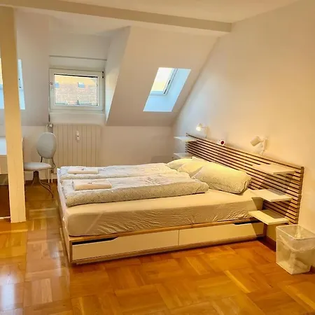 Apartment Quiet Attic-apartment Center
