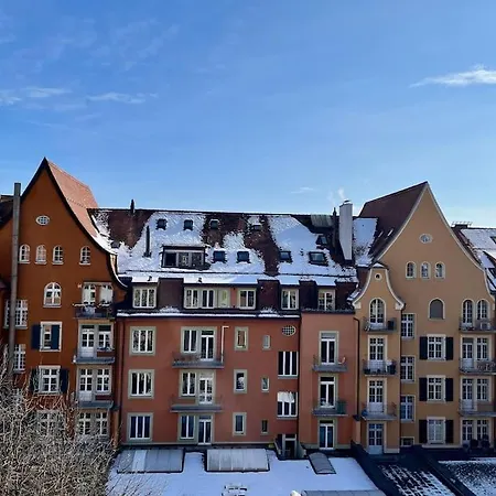 Quiet Attic-apartment Center 베른