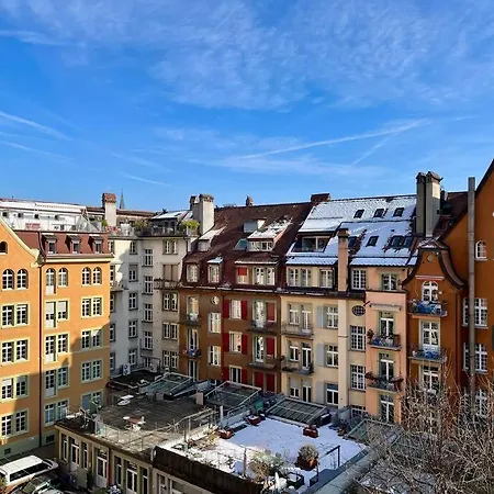 아파트 Quiet Attic-apartment Center *