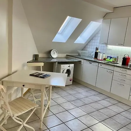 Διαμέρισμα Quiet Attic-apartment Center *