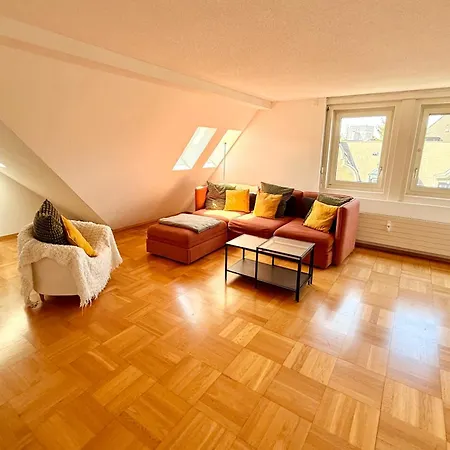 Quiet Attic-apartment Center *
