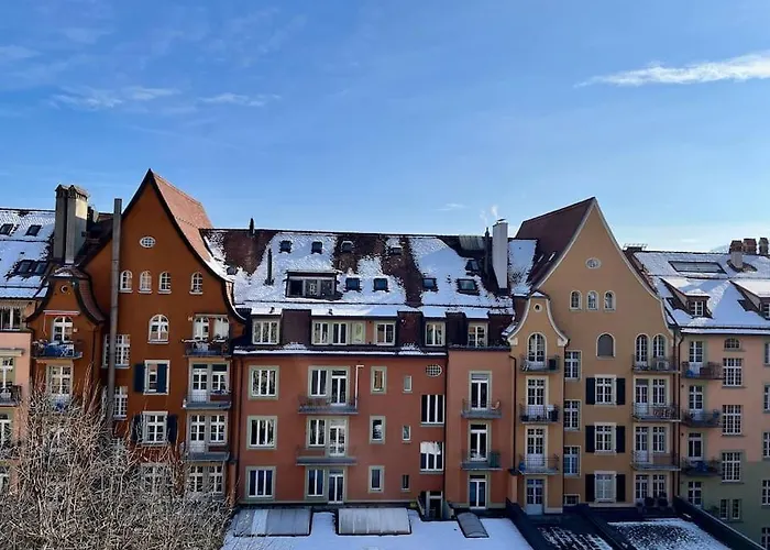 Quiet Attic-apartment Center 베른