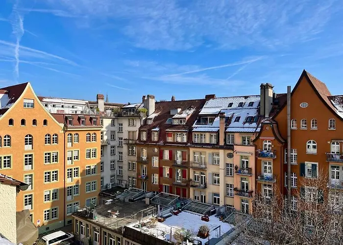 아파트 Quiet Attic-apartment Center *