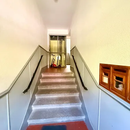 Апартаменти Quiet Attic-apartment Center Берн