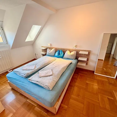 Quiet Attic-apartment Center * Берн